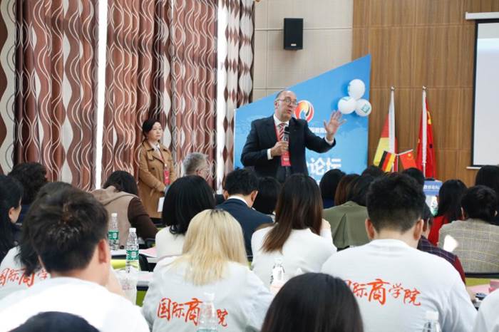 说明: http://www.cqyti.com/__local/6/98/A5/F4FEB01533F24E8EC0F0A45FCCD_F53BED9F_19AB6.png